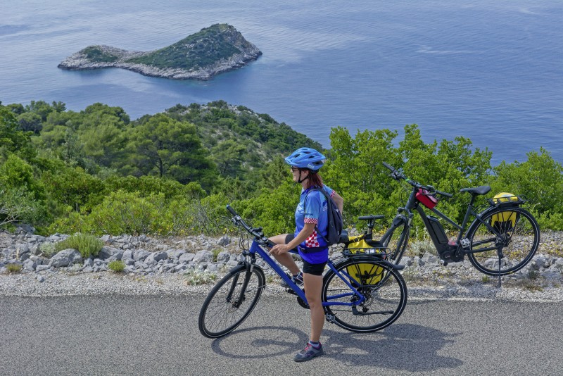 Blaue Reise Inselhüpfen mit dem Fahrrad durch Mittel